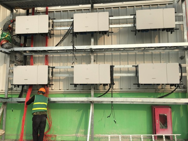 Lắp đặt bộ chuyển đổi năng lượng mặt trời - Nhà Thầu Cơ Điện AEM Đại Nam - Công Ty Cổ Phần Thương Mại Và Dịch Vụ Kỹ Thuật AEM Đại Nam